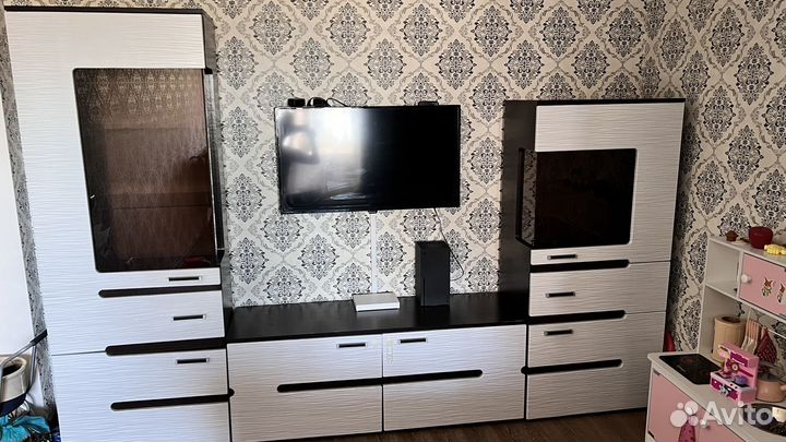 Стенка в гостиную