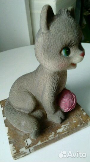 Котёнок с клубком Талисман Нового года