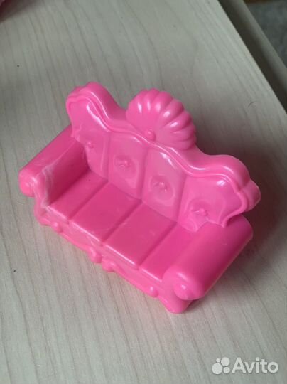 Набор кукольной мебели с посудой