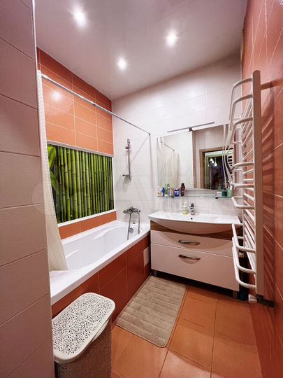 Дом 288 м² на участке 8 сот.