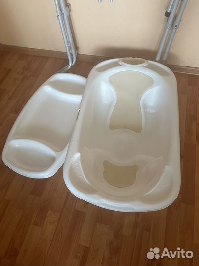 Ванночка для купания и пеленальный столик