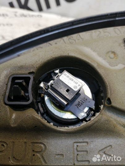 Уголок двери правый Mercedes Ml W164