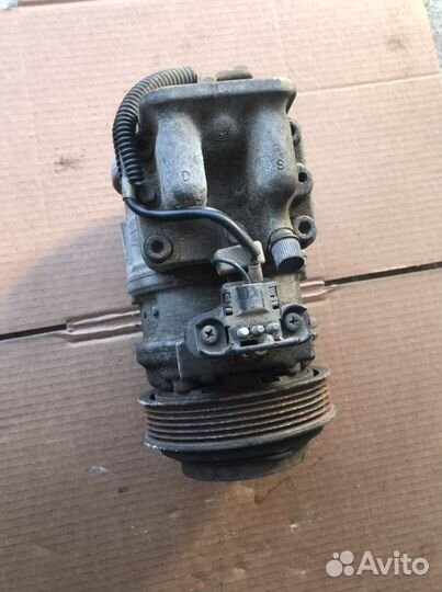 Компрессор кондиционера Мерседес W124(1068)