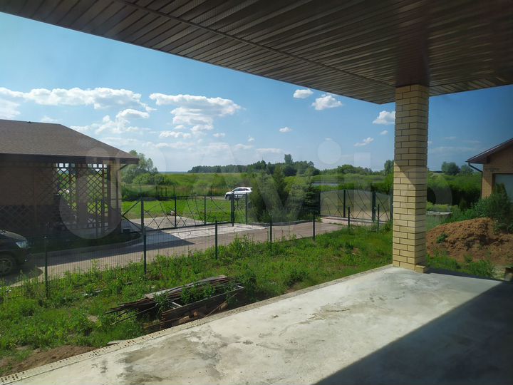 Коттедж 235 м² на участке 8 сот.