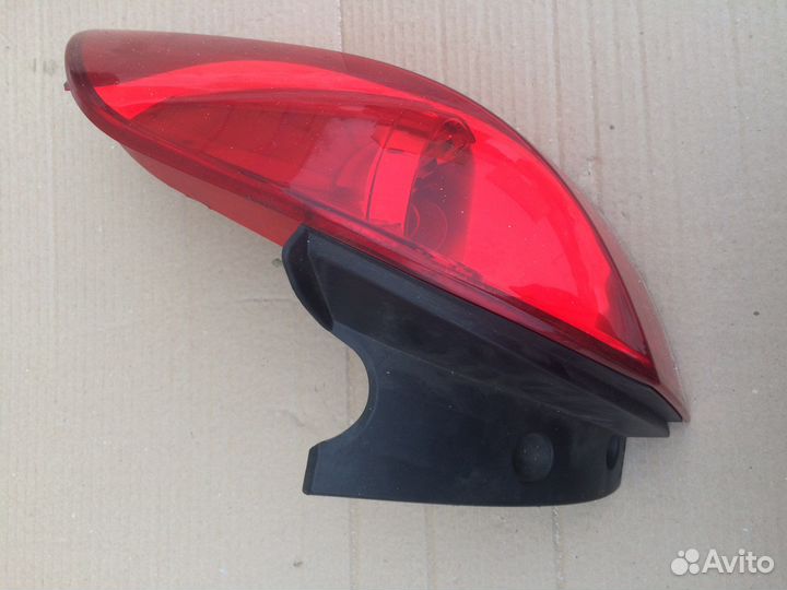 Фонарь задний правый Renault Clio 3 универсал 2007