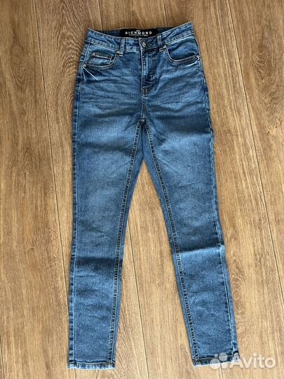 Джинсы женские