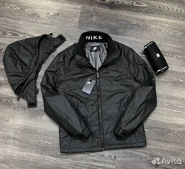 Демисезонные куртки Nike спортивные