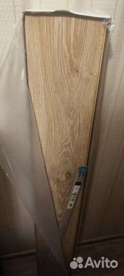 Ламинированное напольное покрытие (дуб)