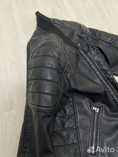 Кожаная куртка на мальчика 128