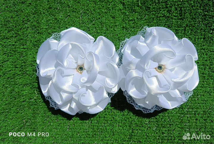 Белые банты