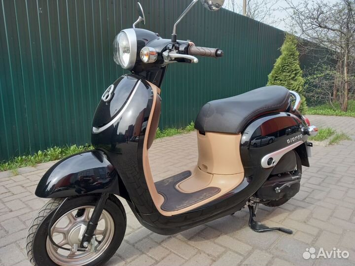Скутер Honda Giorno