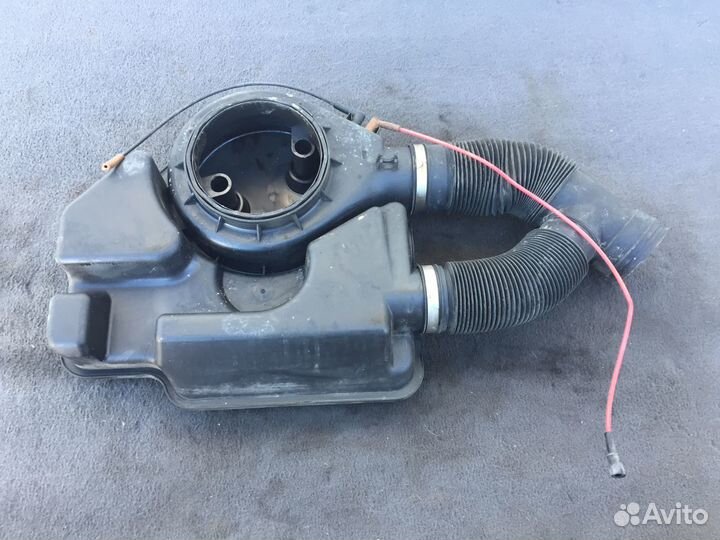 Корпус воздушного фильтра Опель Корса Б 1,4л