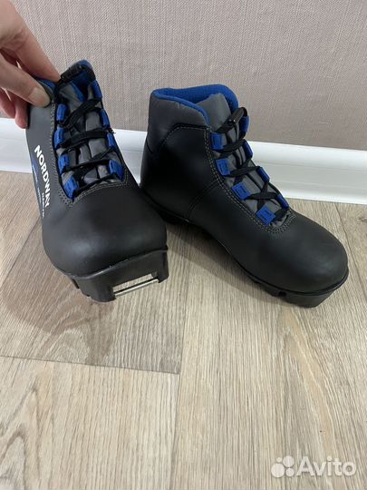 Лыжные ботинки