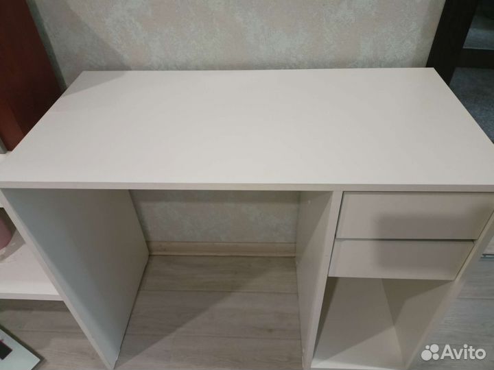 Письменный стол