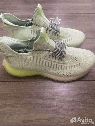 Кроссовки adidas женские