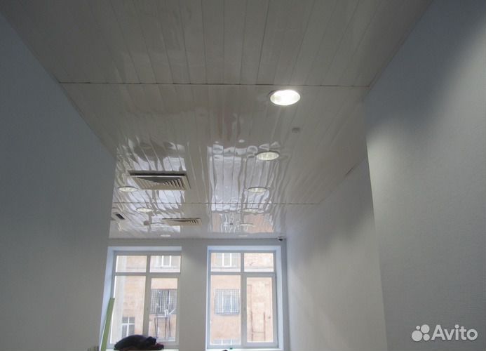 Потолки реечные подвесные алюминиевые