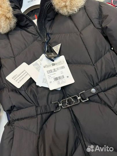 Пуховик женский Moncler Loriot