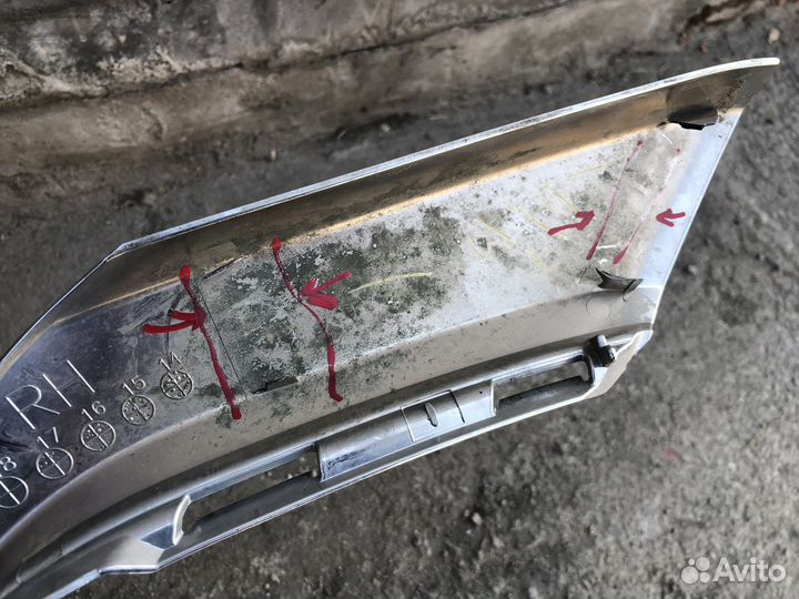 Молдинг бампера правый Митсубиши Аутлендер 3