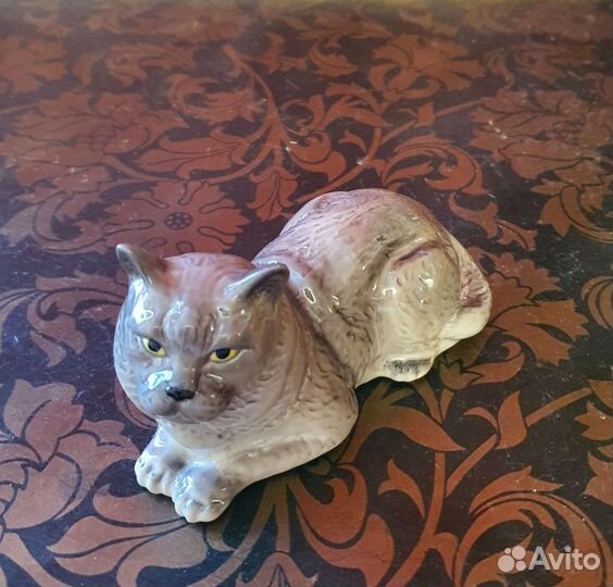 Статуэтка фарфоровая котёнок кошка