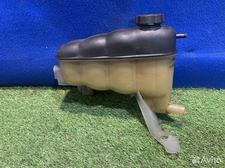 Расширительный бачок Cadillac Escalade 3 GMT900