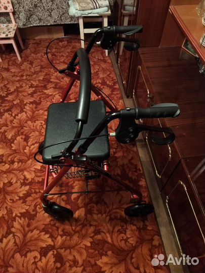 Ходунки для взрослых с колесами