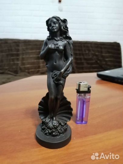 Статуэтка чугун Девочка