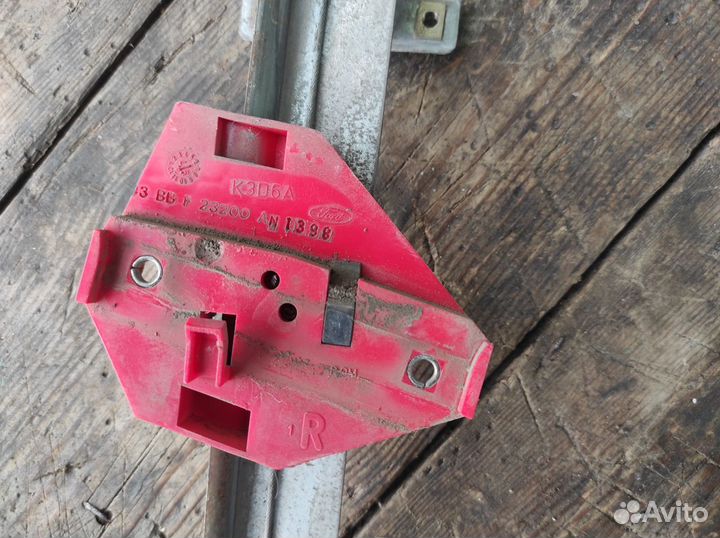 Стеклоподъемник передний правый Ford Mondeo 2