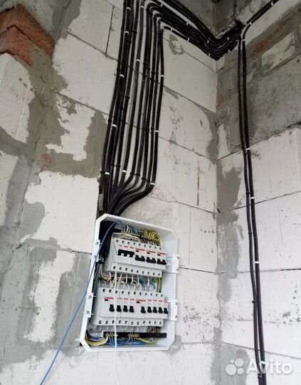 Электромонтажник