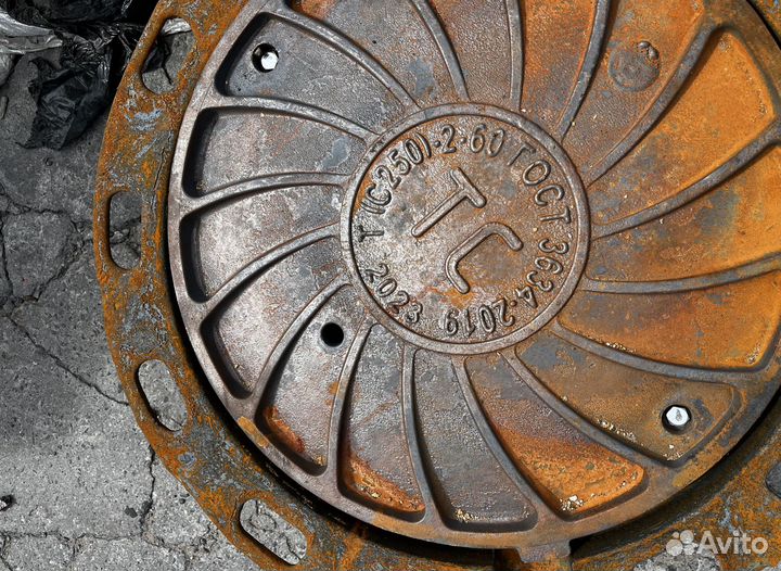 Люк чугунный