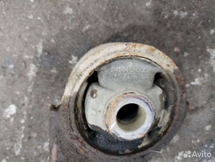 Рычаг передний левый, правый Kia Ceed ED 06-12г