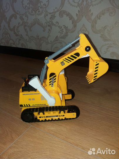Экскаватор игрушка