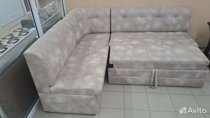 Кухонный уголок со спальным местом