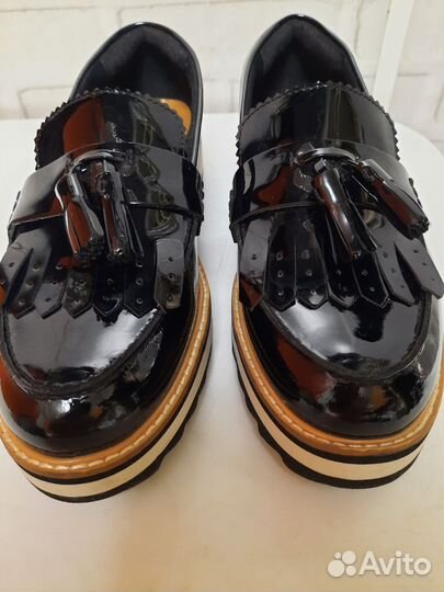 Слиперы лаковые 38 размер