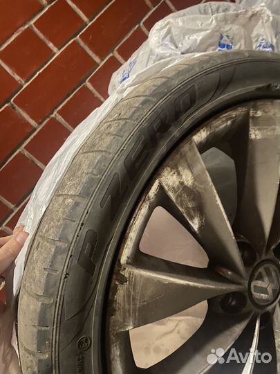 Pirelli P Zero 235/40 R18 95Y