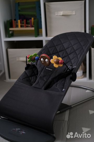 Шезлонг детский 0+ BabyBjorn оригинал + игрушка
