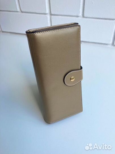 Женский кожаный кошелек