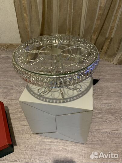 Тортница на ножке