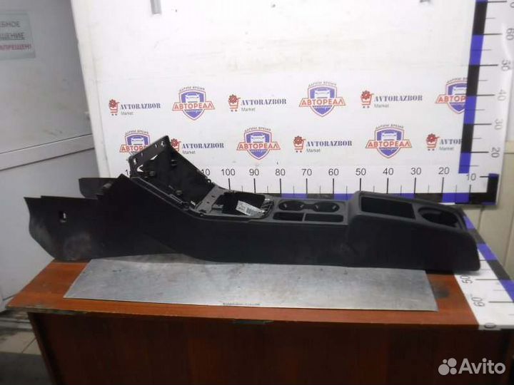 Консоль между сидений Volkswagen Tiguan cava 2009