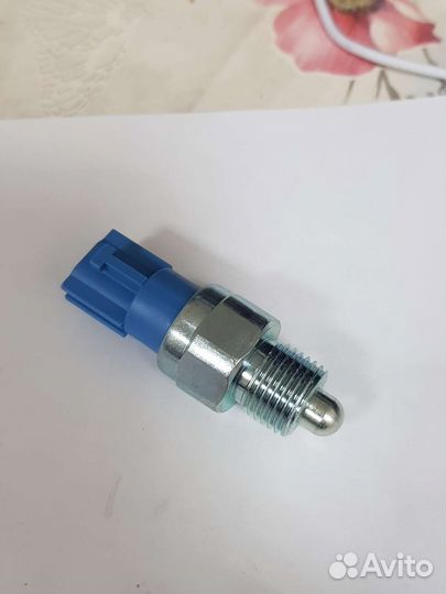 320056J00A nissan Выключатель, заднего хода