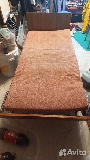 Раскладушка с матрасом