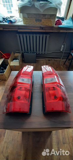 Фонарь задний Chevrolet Tahoe (GMT900) 2006+2014