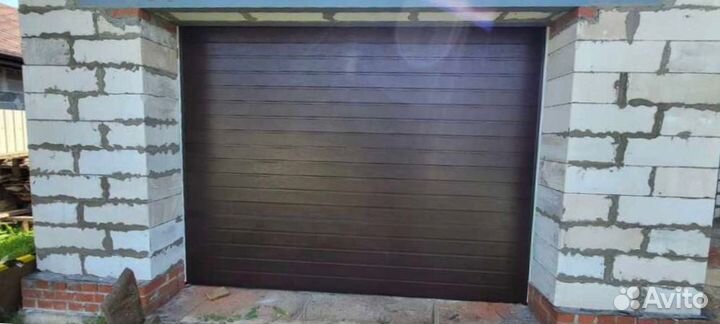 Секционные ворота