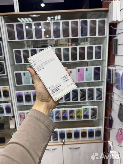 iPhone 15 Pro, 256 ГБ