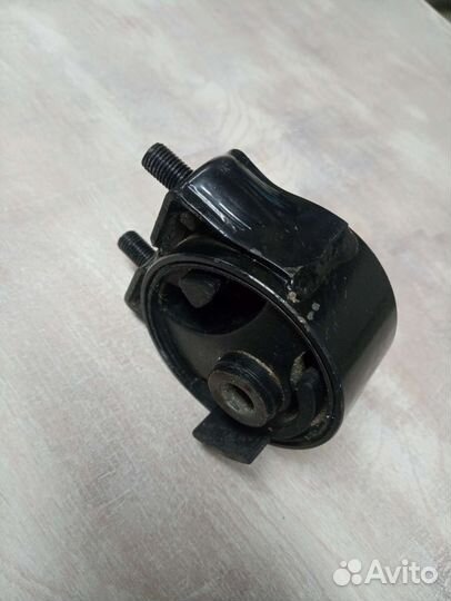 Подушка двигателя зад Ford Festiva/Mazda Demio