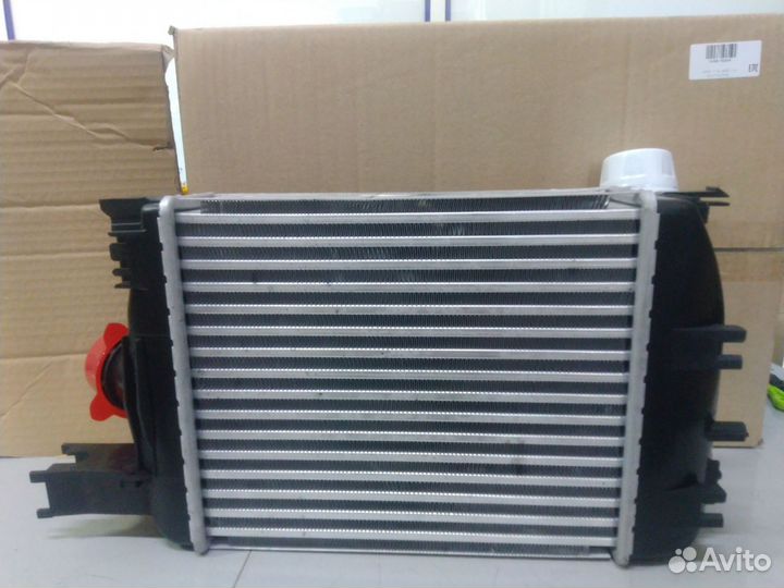 Радиатор интеркулера Renault