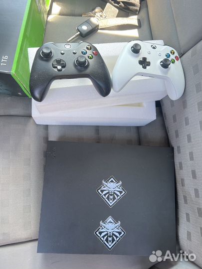 Xbox One x 1тб