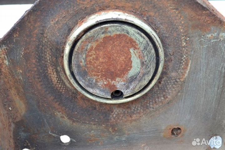 Кронштейн пневморессоры переднего моста, левый MAN