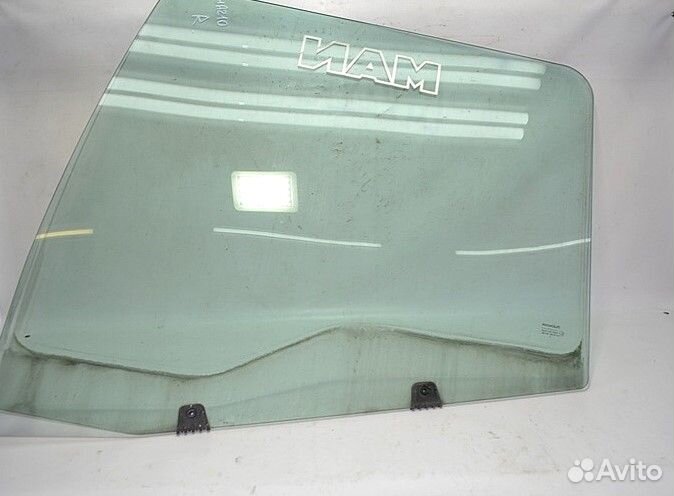 Стекло двери, правое MAN TGA 18.480 (01.00)