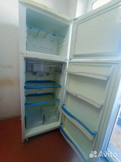 Холодильник Indesit