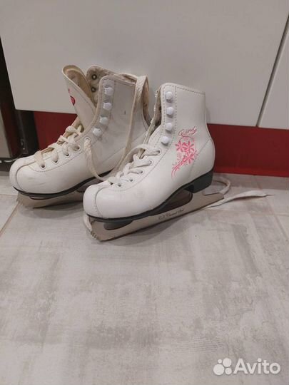 Коньки фигурные детские 30 размер